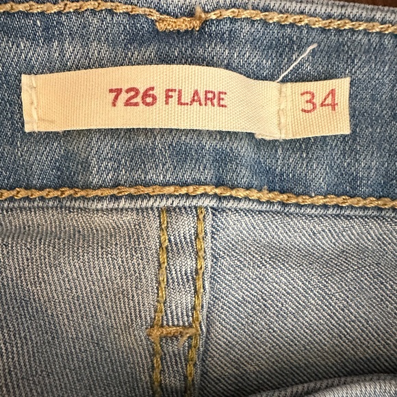Levi’s women’s 726 flare jeans.  Size 34 - Picture 8 of 10